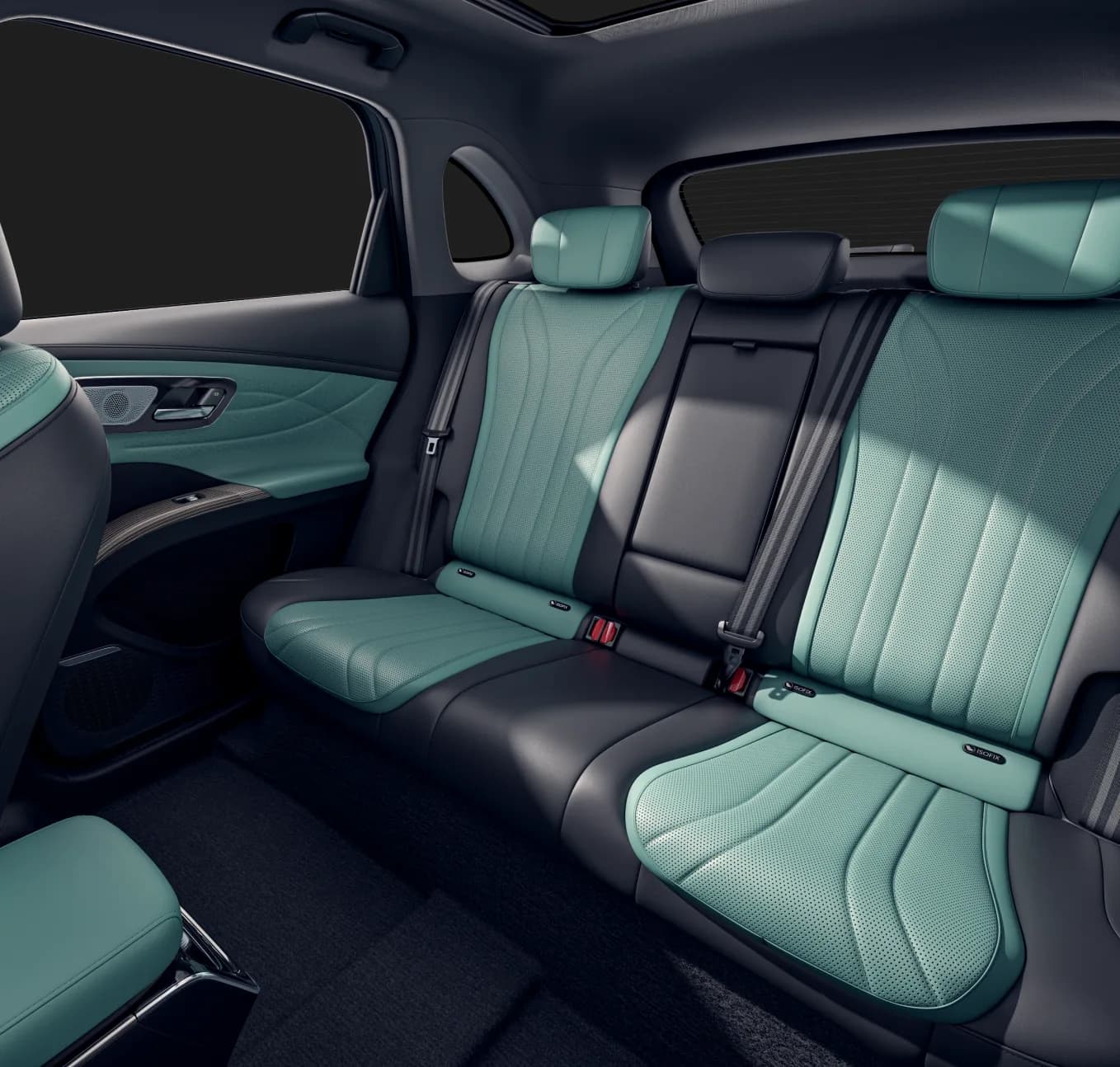 Lepas L8 interior — Two tone interior